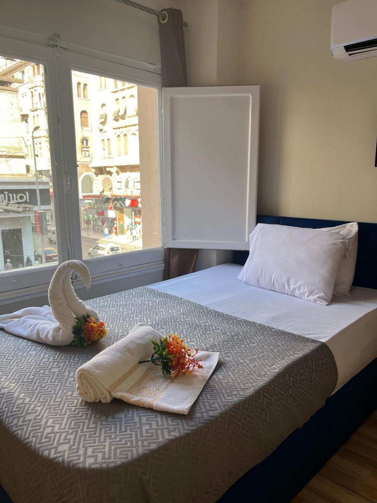 Downtown Revento Hostal